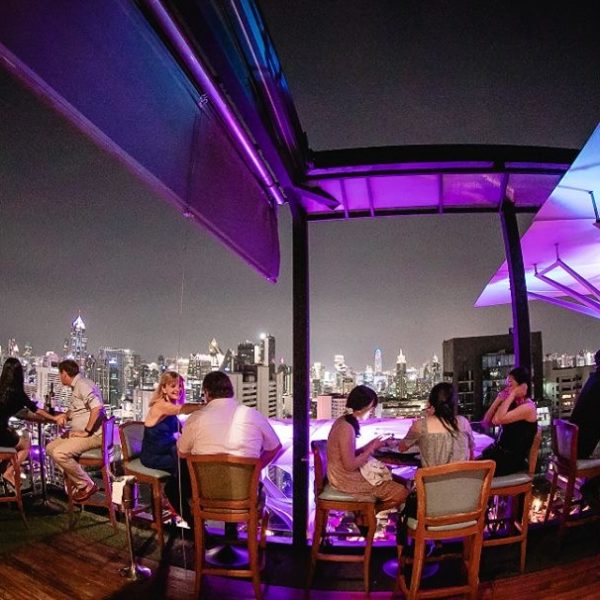曼谷夜生活 | 在曼谷天台酒吧坐拥美景，这些曼谷酒吧值得你专程到访